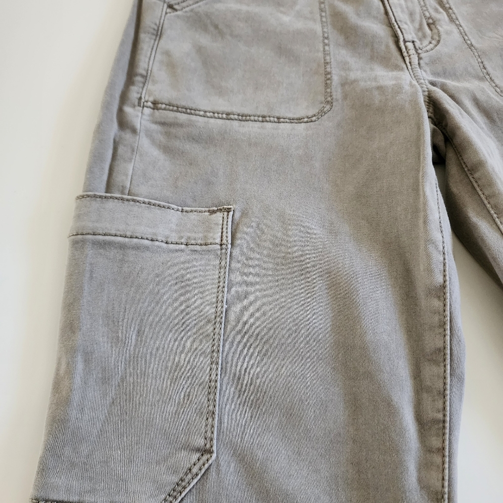 American Eagle Cargo Pants Size 2 - Picture 5 of 9